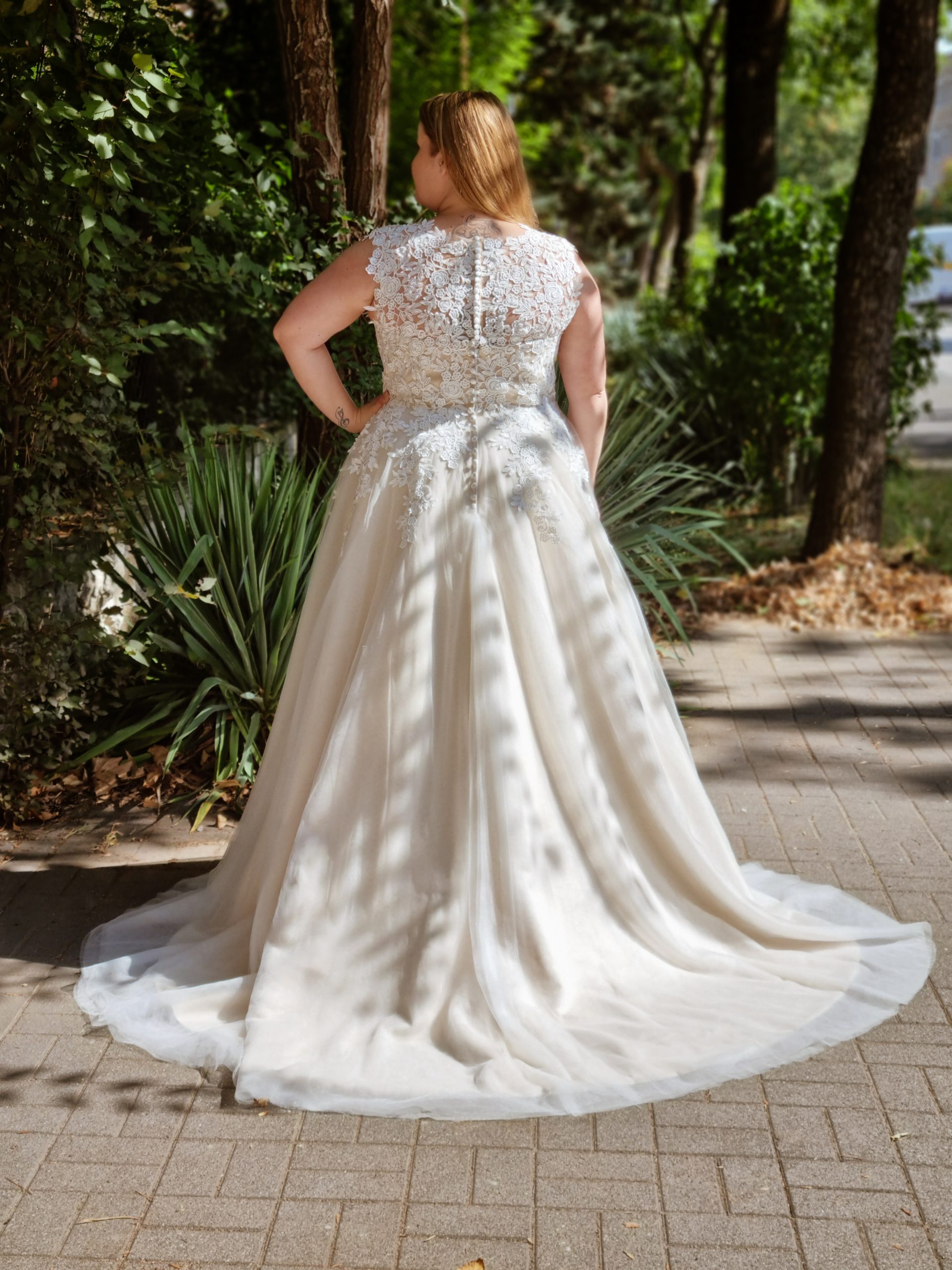 5 best wedding dress for rectangle body shape plus size, by sarah fashion